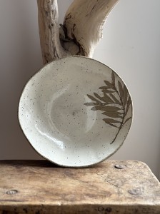Duża misa dekoracyjna z odciskiem oliwki, śr.26cm- unikat