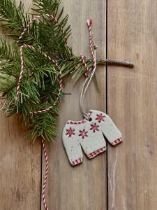 Zawieszka sweter czerwony
